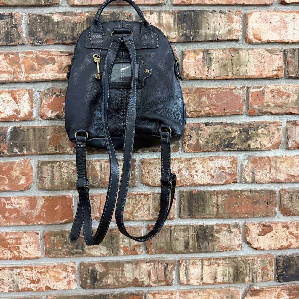 Fossil Mini Leather Backpack Purse Key Purse Adjustable Straps - Picture 4 of 6